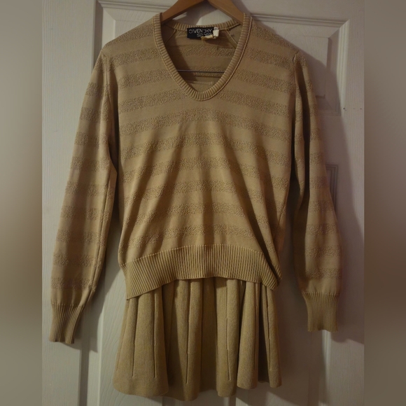 Givenchy Tan V-Neck Women's Two Piece Sweater & Skirt - Picture 8 of 16